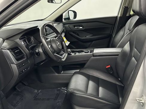 Used 2024 Nissan Rogue SV w/ SV Premium Package AWD/4WD image 11