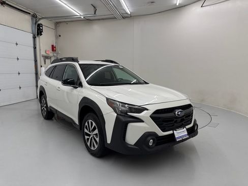 Certified 2023 Subaru Outback Premium AWD/4WD image 7