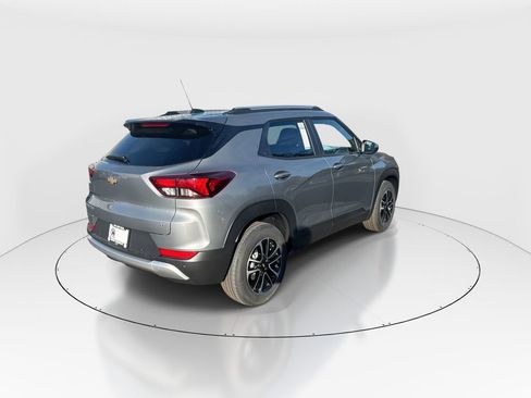 New 2026 Chevrolet TrailBlazer LT w/ LT Cold Weather Package FWD image 8