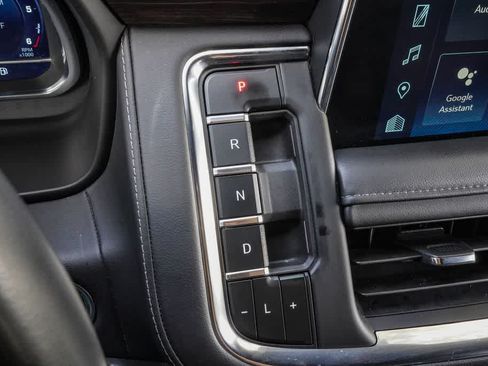 Used 2024 Chevrolet Suburban LT AWD/4WD image 22