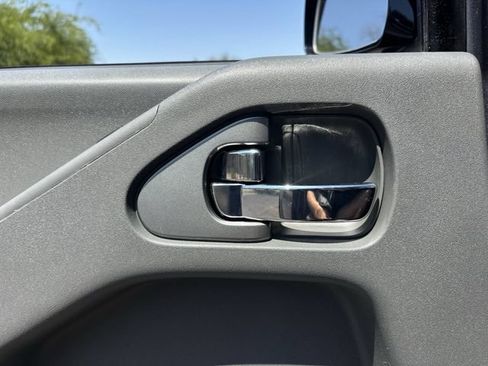 Used 2020 Nissan Frontier SV w/ Midnight Edition Floor Mats AWD/4WD image 21