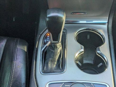 Used 2019 Jeep Grand Cherokee Limited image 14