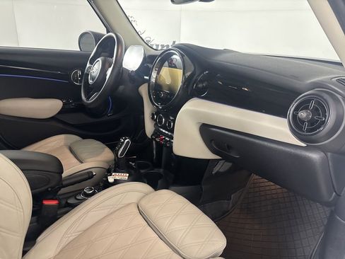 Used 2023 MINI Cooper S w/ Signature Upholstery Package image 28