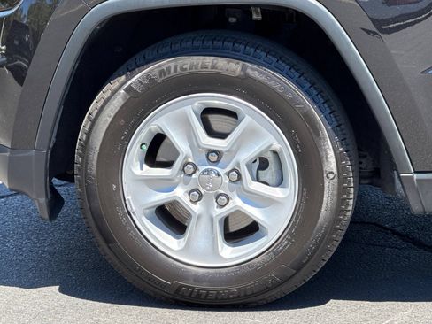 Used 2015 Jeep Grand Cherokee Laredo w/ Quick Order Package 23E AWD/4WD image 30