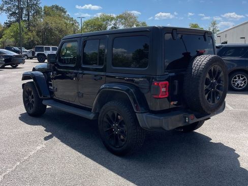 Used 2021 Jeep Wrangler Unlimited Sahara w/ Cold Weather Group AWD/4WD image 3