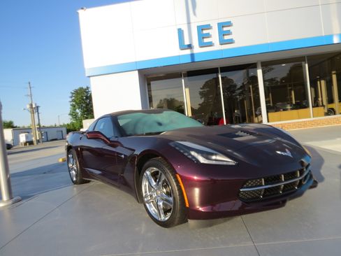 Used 2017 Chevrolet Corvette Stingray Coupe w/ LPO, Stingray Logo Package RWD image 4