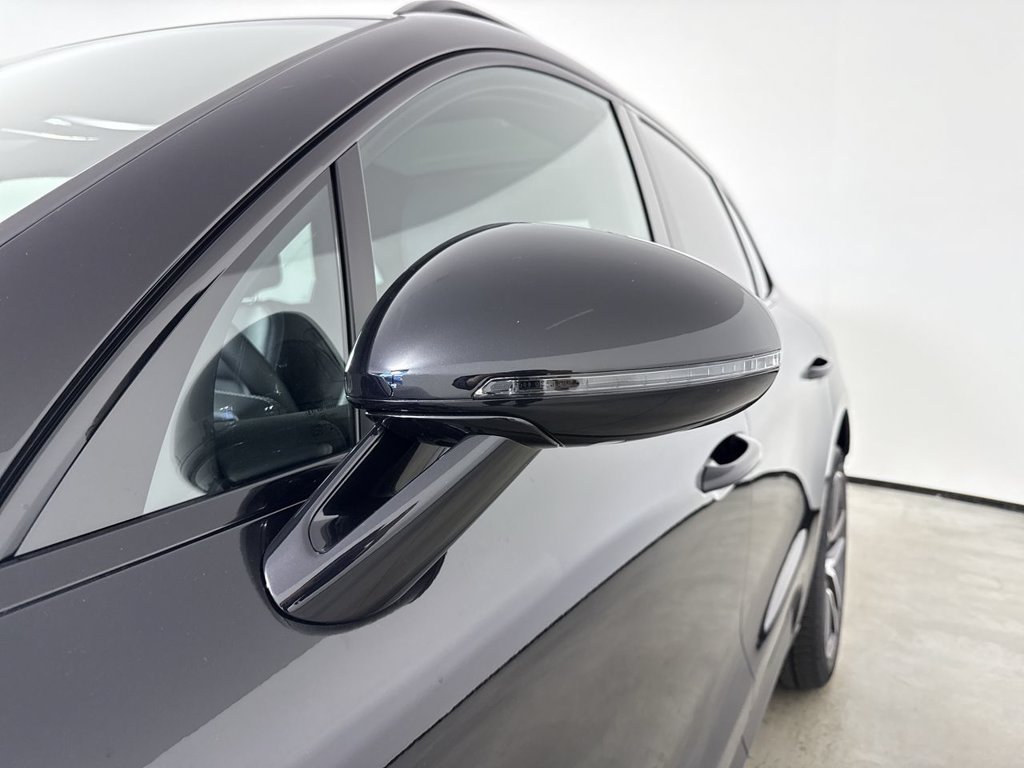 Used 2026 Porsche Macan S AWD/4WD image 12