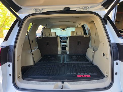 Used 2019 GMC Acadia Denali w/ Technology Package FWD image 40