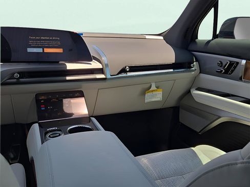 New 2026 Cadillac Vistiq Sport image 19