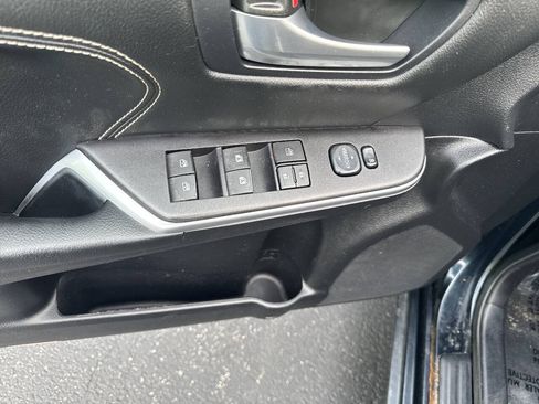 Used 2015 Toyota Camry XLE FWD image 9