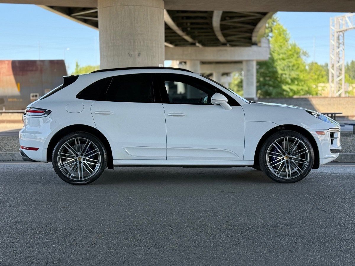 Used 2021 Porsche Macan Turbo AWD/4WD image 4