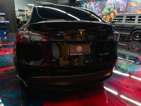 Used 2022 Tesla Model Y Performance image 4