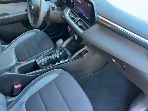 Used 2025 Chevrolet TrailBlazer LT FWD image 31