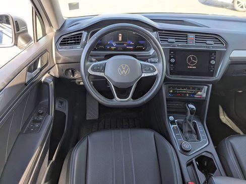 Used 2024 Volkswagen Tiguan SE AWD/4WD image 27