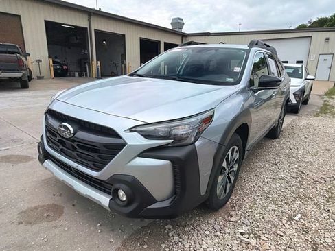 Used 2024 Subaru Outback Limited AWD/4WD image 7