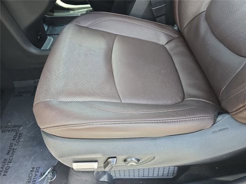 Used 2024 Toyota Sienna Platinum image 17