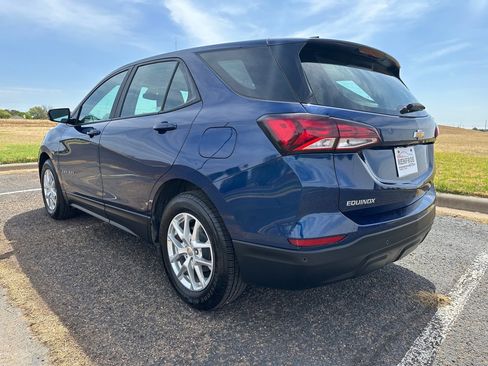 Used 2022 Chevrolet Equinox LS image 8