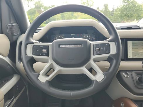 Used 2023 Land Rover Defender 110 S AWD/4WD image 30