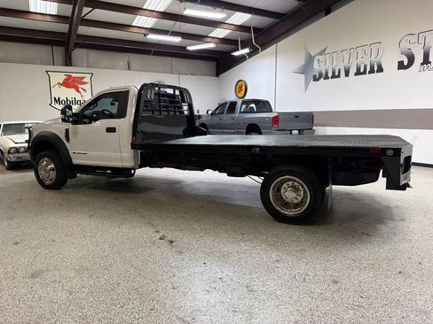 Used 2019 Ford F550 2WD Regular Cab Super Duty image 4