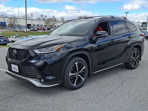 Used 2022 Toyota Highlander XSE image 3