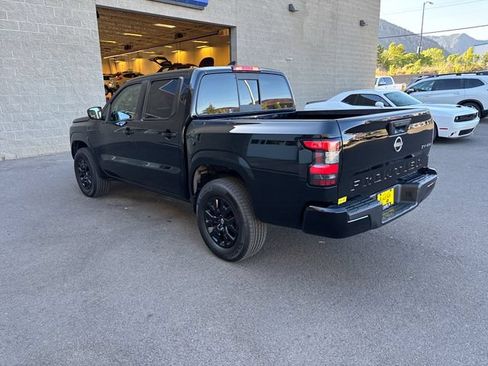 Used 2022 Nissan Frontier SV AWD/4WD image 5