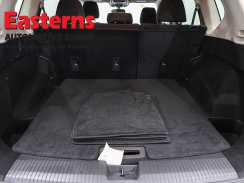 Used 2023 Nissan Rogue S AWD/4WD image 9