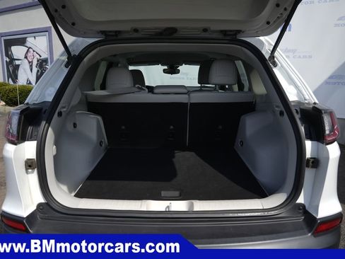 Used 2021 Jeep Cherokee Latitude Plus AWD/4WD image 15