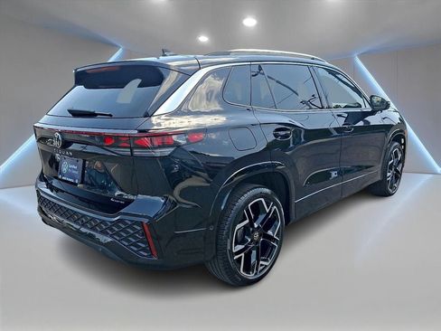 Certified 2025 Volkswagen Tiguan SEL R-Line AWD/4WD image 4