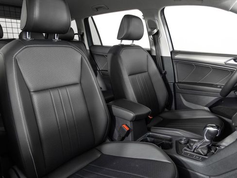 Used 2022 Volkswagen Tiguan SE image 28