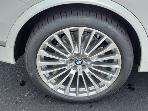 New 2027 BMW X7 xDrive40i w/ Executive Package AWD/4WD image 5