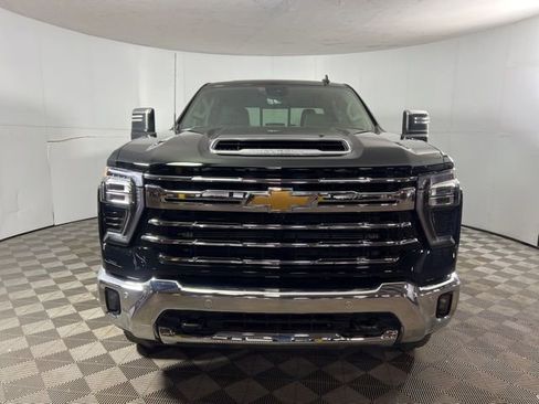 New 2026 Chevrolet Silverado 3500 LTZ w/ LTZ Premium Package image 2