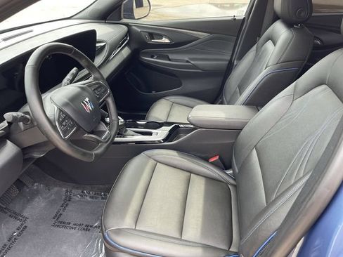 Used 2025 Buick Envista Sport Touring w/ Convenience I Package FWD image 11