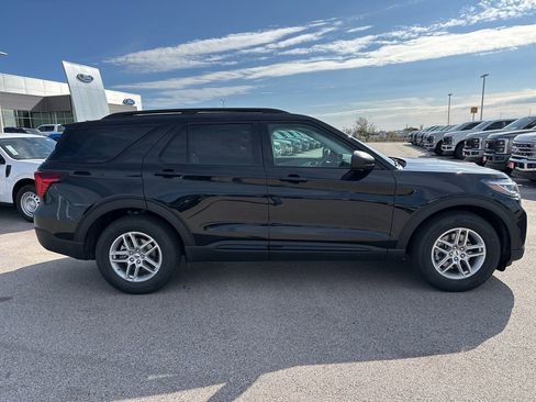 New 2026 Ford Explorer Active w/ Active Comfort Package image 9