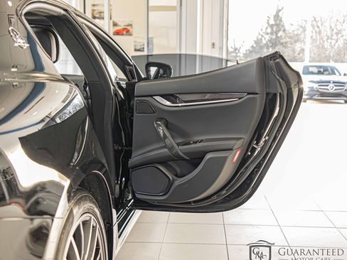 Used 2020 Maserati Ghibli image 38