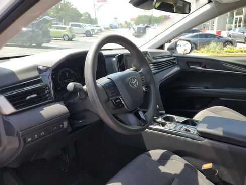 Used 2025 Toyota Camry LE FWD image 18