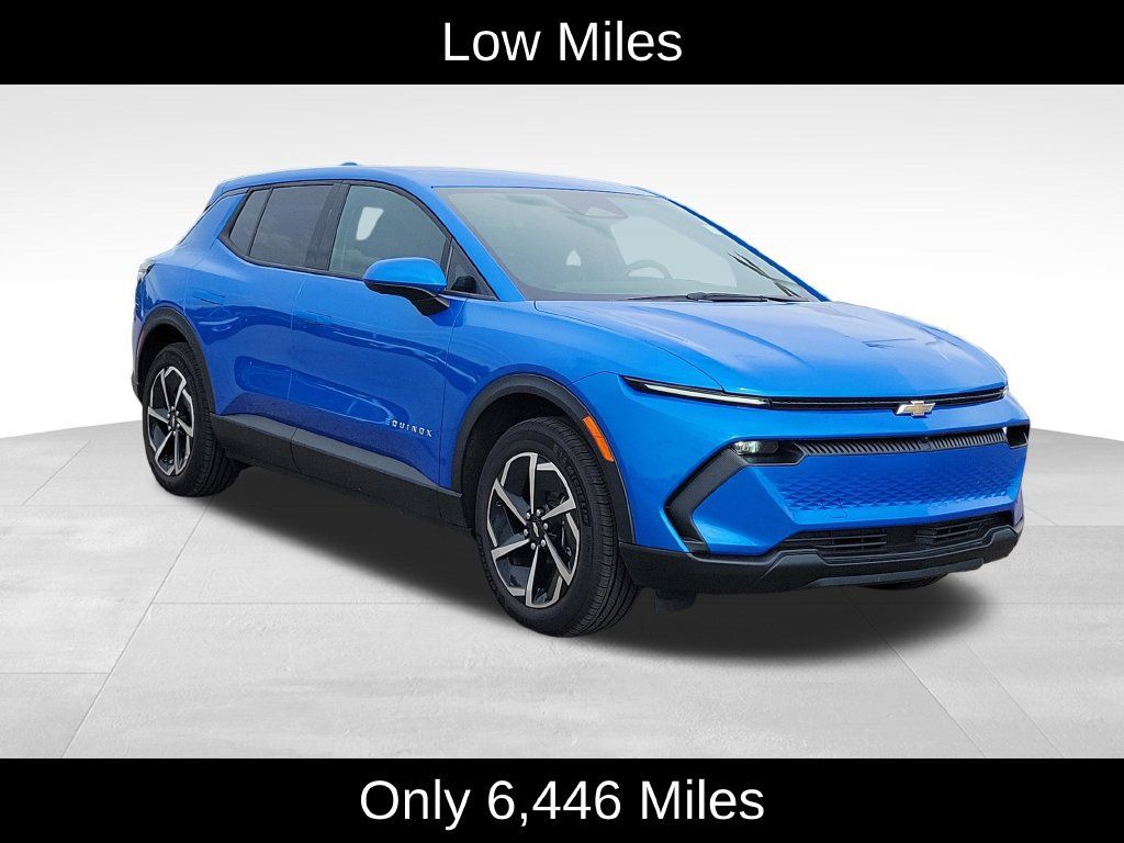 Used 2025 Chevrolet Equinox EV LT w/ Comfort Package FWD image 2