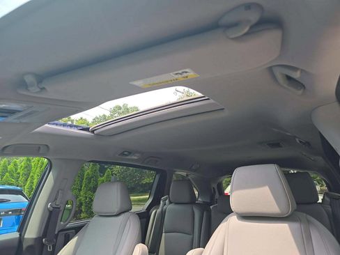 Used 2023 Honda Odyssey EX-L image 9