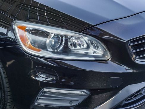 Used 2016 Volvo S60 T6 R-Design Platinum image 11