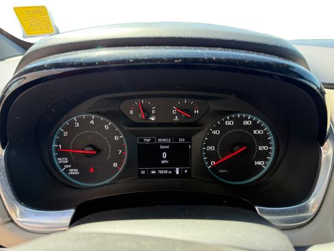Used 2022 Chevrolet Traverse LS FWD image 11