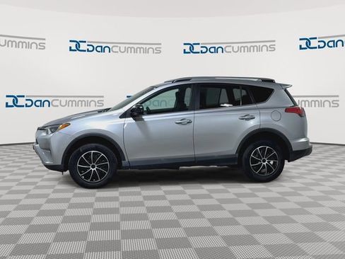 Used 2018 Toyota RAV4 LE AWD/4WD image 6
