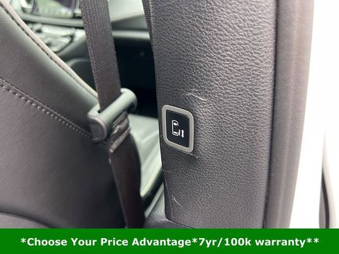 Certified 2025 Chrysler Pacifica Limited image 28