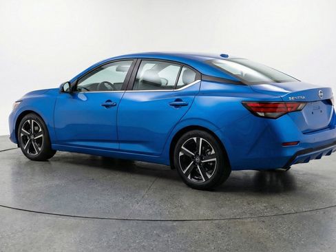 Used 2025 Nissan Sentra SV FWD image 6