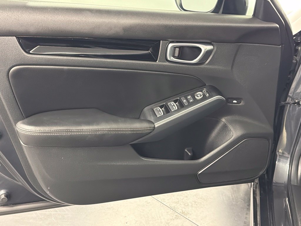 Used 2025 Honda Civic Sport image 19