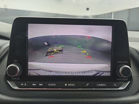 Used 2024 Nissan Rogue SV image 27