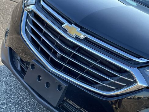 Used 2021 Chevrolet Equinox Premier image 36