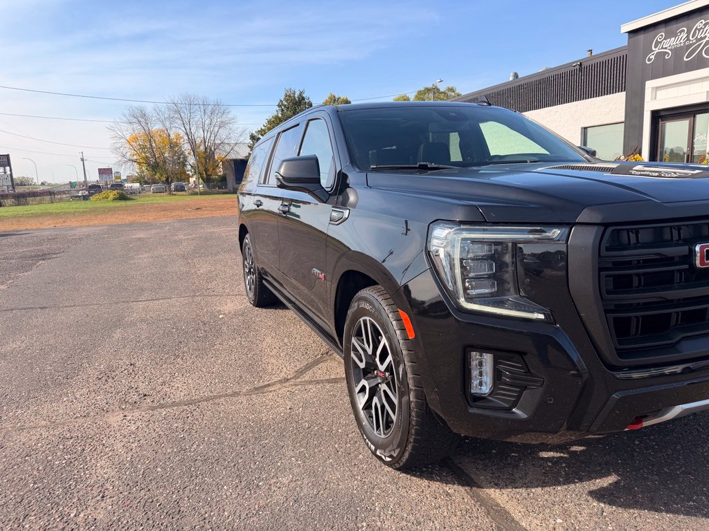 Used 2023 GMC Yukon XL AT4 w/ AT4 Premium Plus Package AWD/4WD image 14