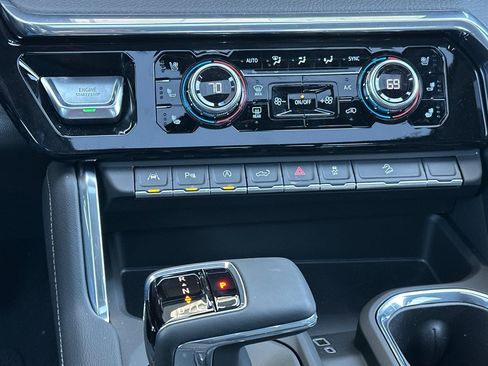 Used 2025 GMC Sierra 1500 Elevation w/ Elevation Premium Package image 23