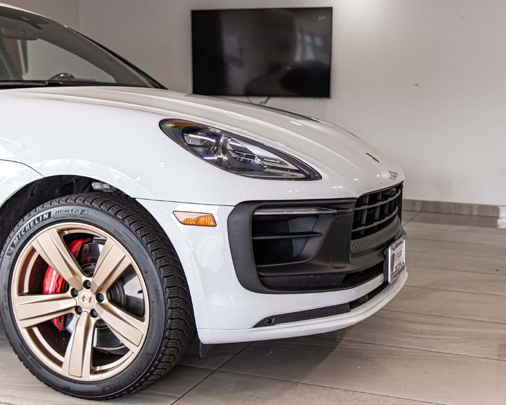 Used 2023 Porsche Macan GTS w/ Premium Package Plus AWD/4WD image 3