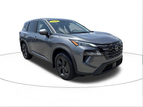 Used 2026 Nissan Rogue SV FWD image 1