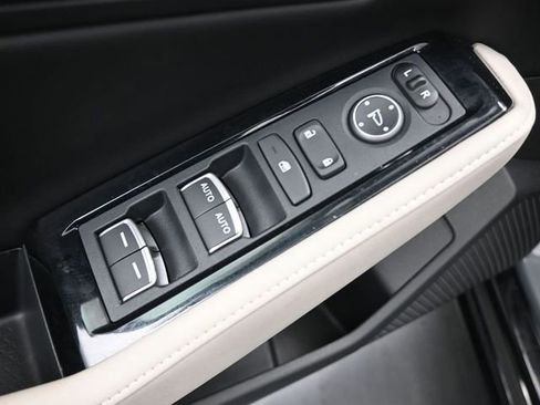 Used 2025 Honda Accord Touring image 13